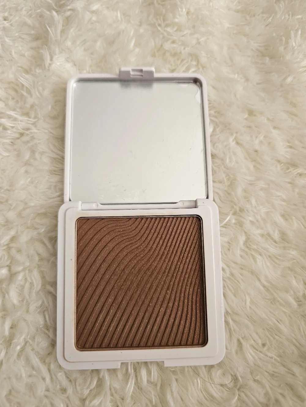 YC collection Shimmery Warm Brown Face Powder - Natural Bronze Glow